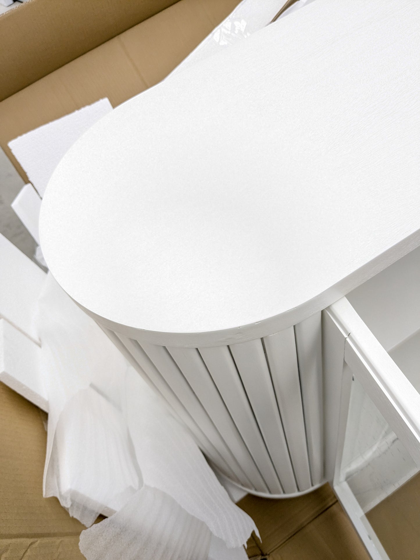 VAST White Curved Glass Door Cabinet