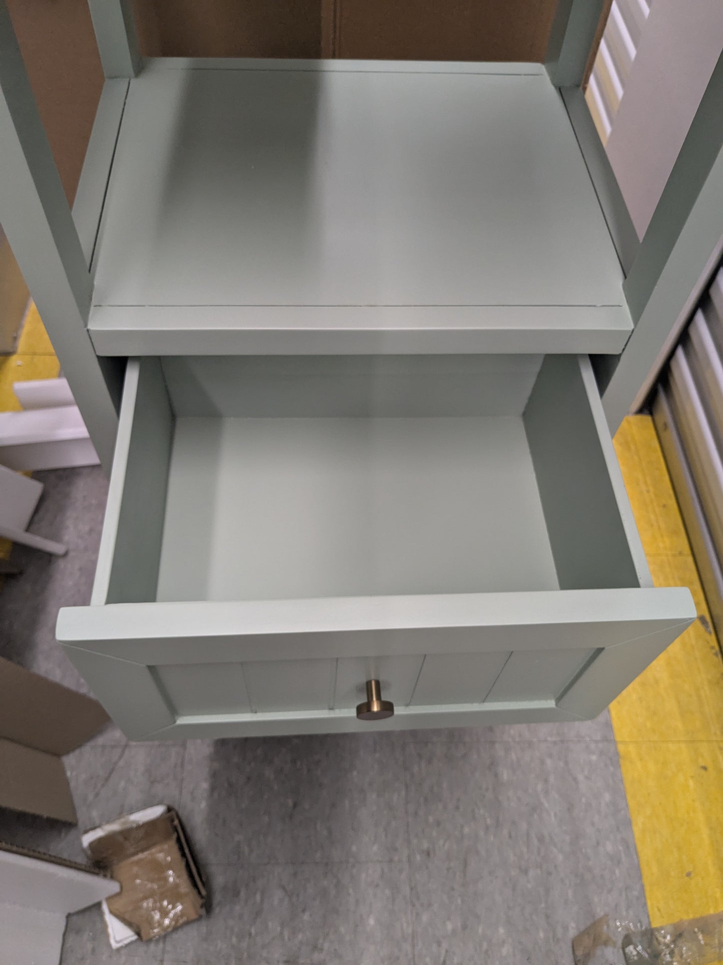 VAST Moc Van Cabinet