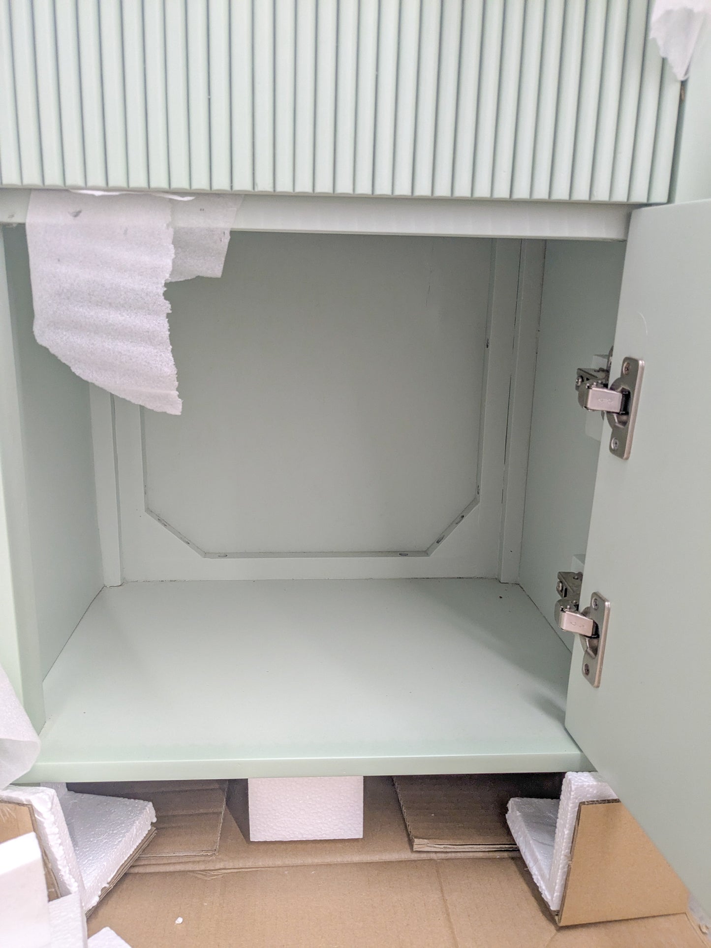 VAST Modern fluted drawer cabinet - Sage Green