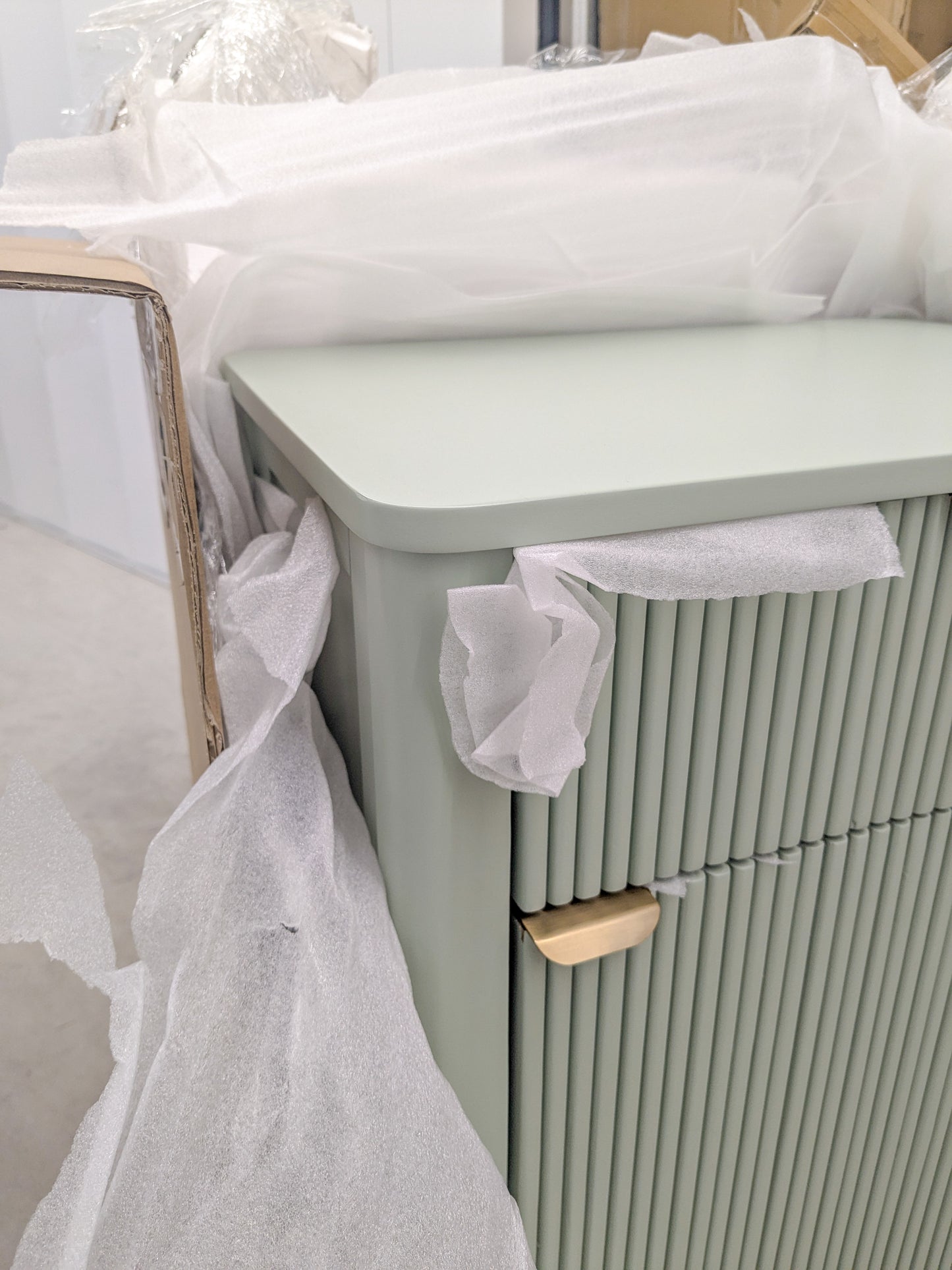VAST Modern fluted drawer cabinet - Sage Green