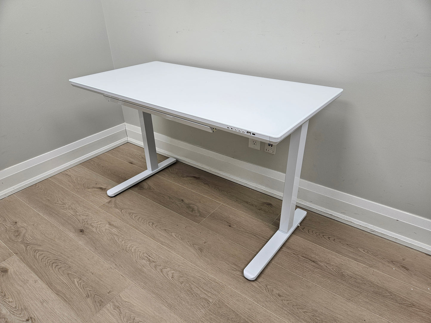 Glass Top Electric Height Adjustable Sit Stand Desk 48"Wx24"D with USB charging port - White