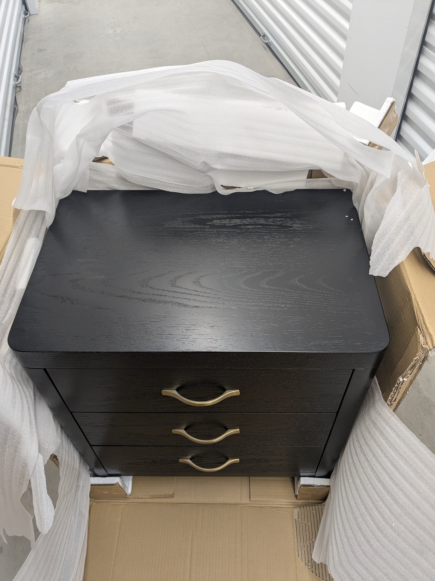 VAST Modern Black Nightstand – Elegant Design, Smart Storage