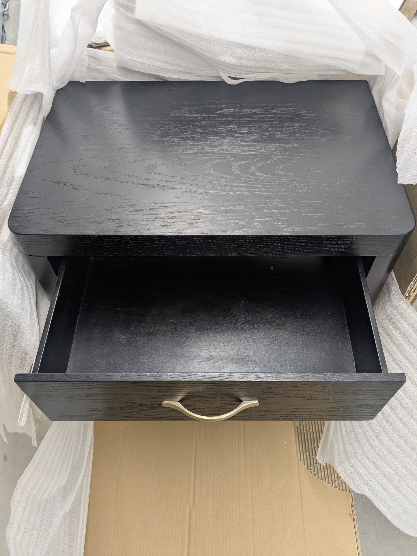 VAST Modern Black Nightstand – Elegant Design, Smart Storage