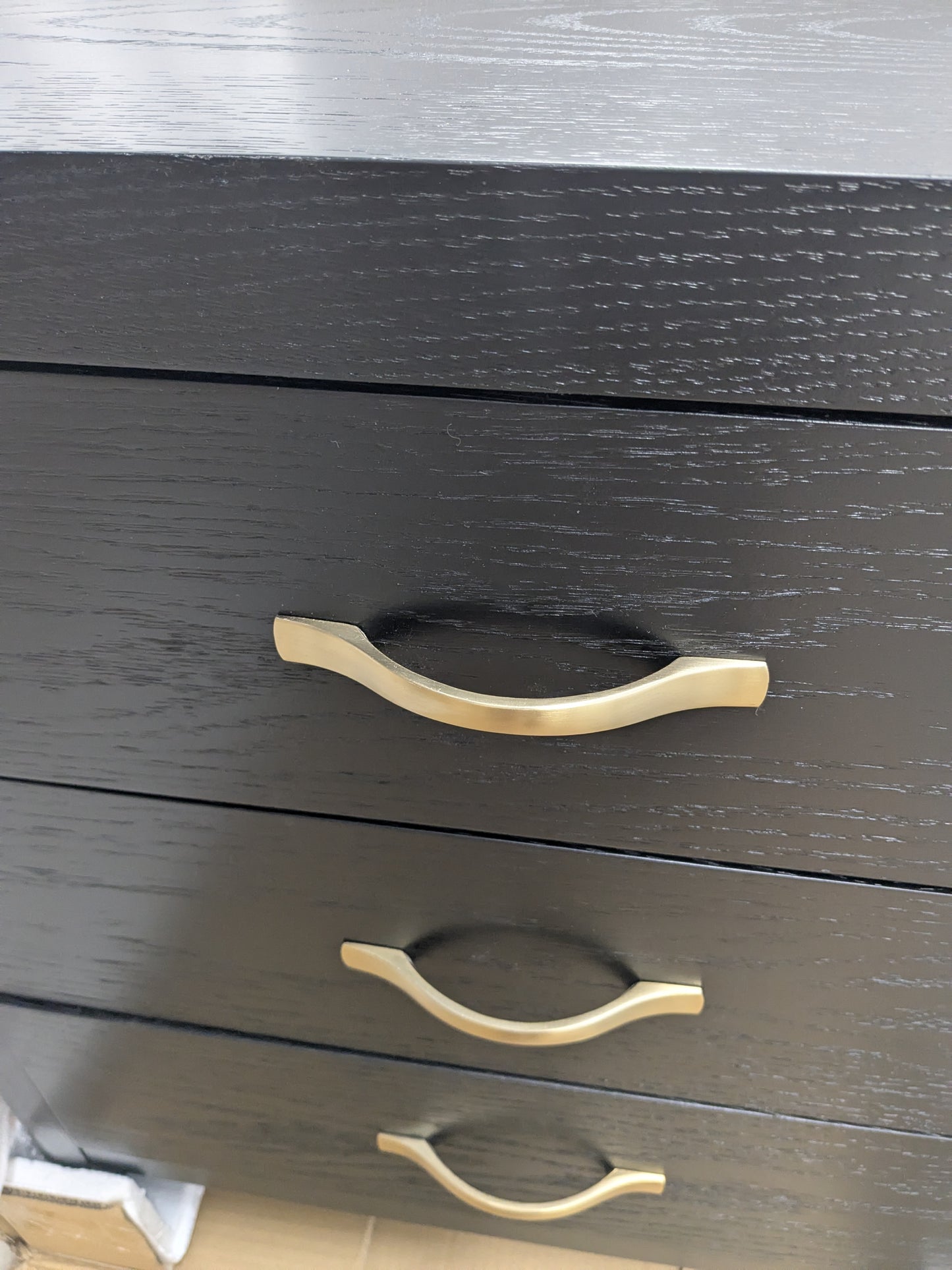 VAST Modern Black Nightstand – Elegant Design, Smart Storage