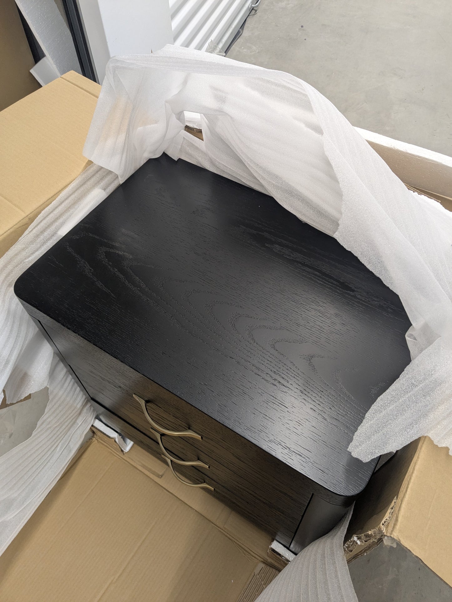 VAST Modern Black Nightstand – Elegant Design, Smart Storage