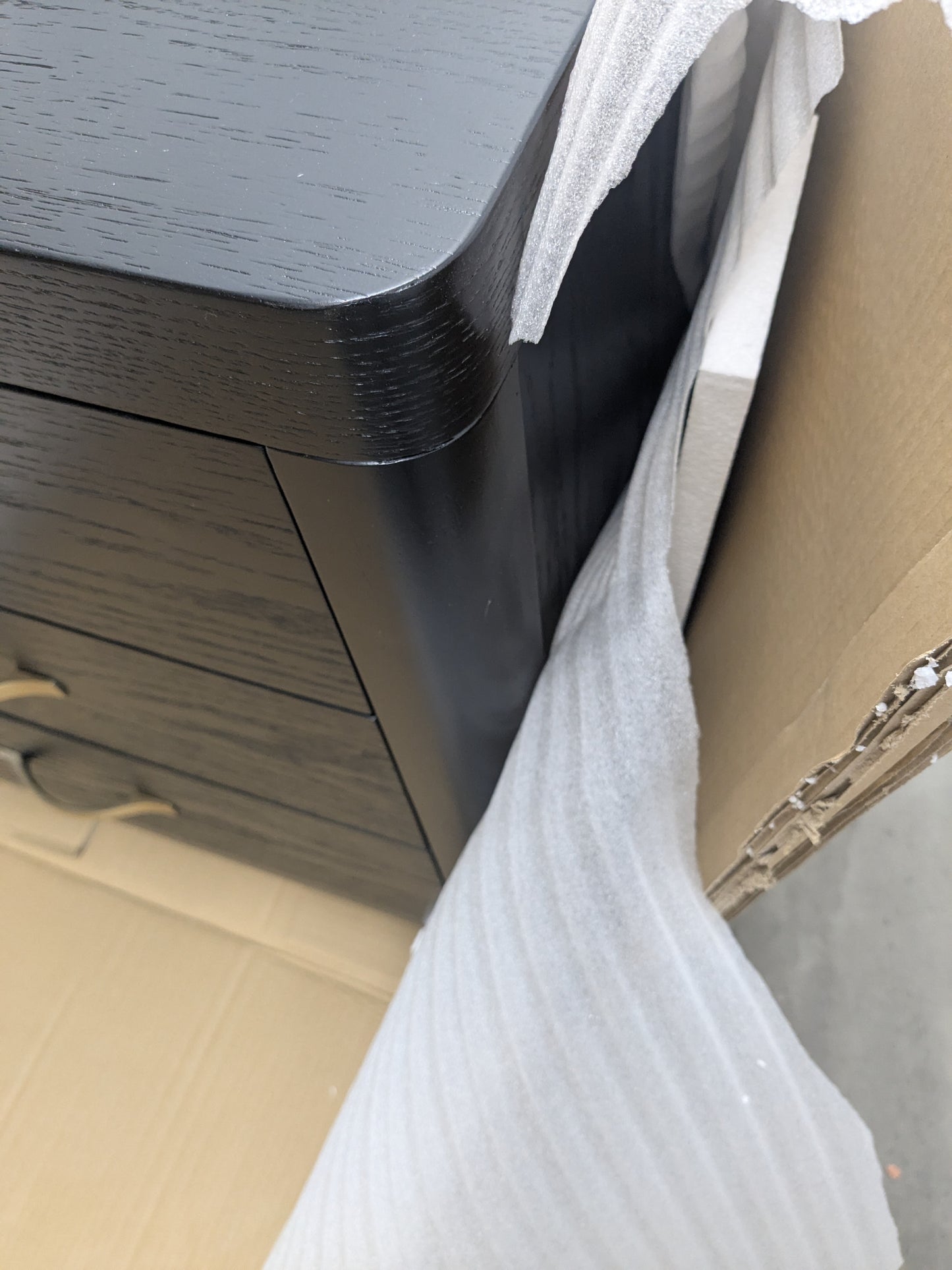 VAST Modern Black Nightstand – Elegant Design, Smart Storage